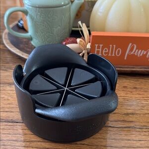 Pampered Chef Veggie Wedger